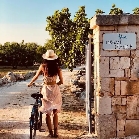 בית נופש I Trulli Di Alice צ'לייה מספיקה